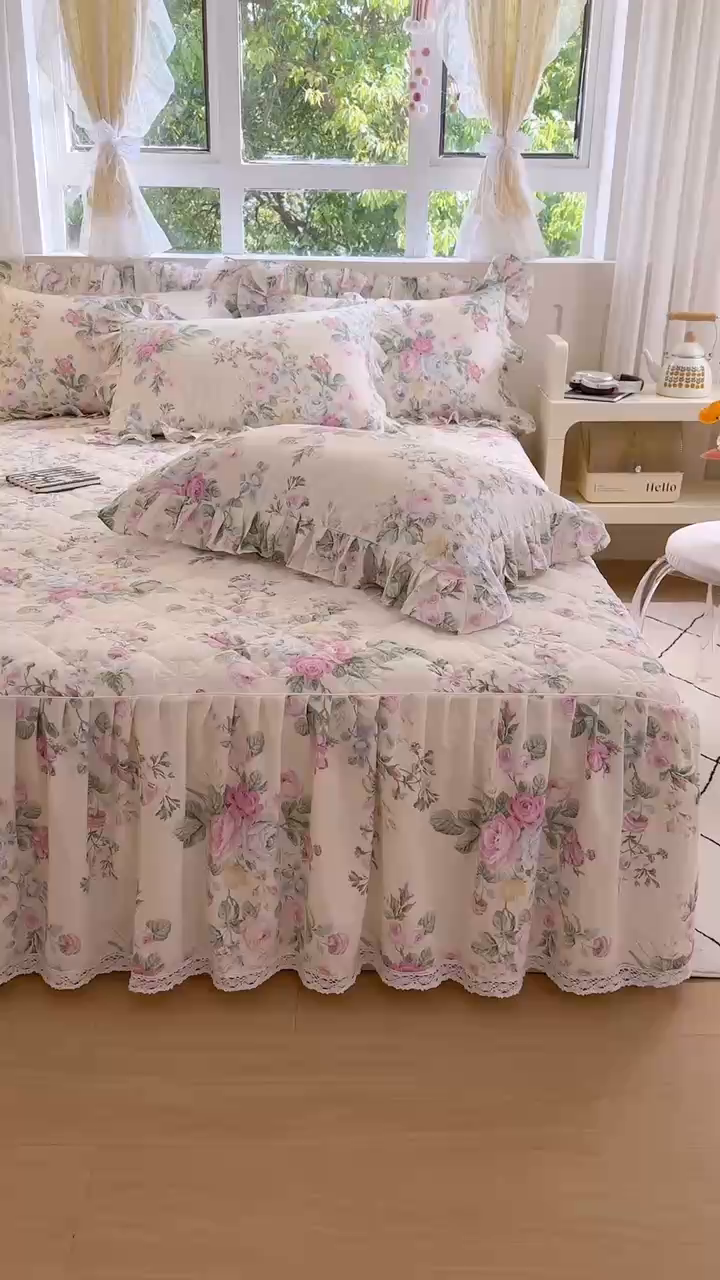 91家纺网 家纺一手货源 找家纺 忘忧草 2026春夏新款全棉纯棉夹棉印花床裙床裙单件 可妮露