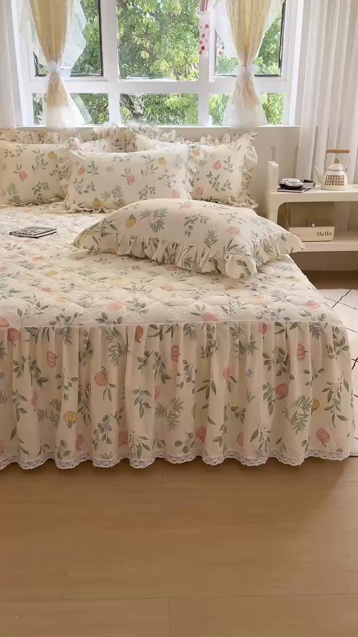 91家纺网 家纺一手货源 找家纺 忘忧草 2026春夏新款全棉纯棉夹棉印花床裙床裙单件 轻婉花语