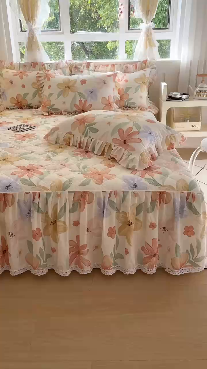 91家纺网 家纺一手货源 找家纺 忘忧草 2026春夏新款全棉纯棉夹棉印花床裙床裙单件 云裳花谷