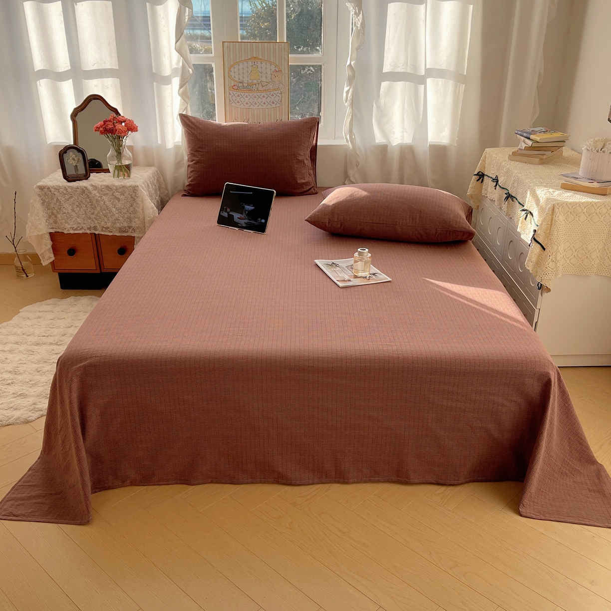 91家纺网 家纺一手货源 找家纺 六巷胡同 2026新款A类全棉纯棉水洗棉色织格子单品床单 床单单件 逐风-红格