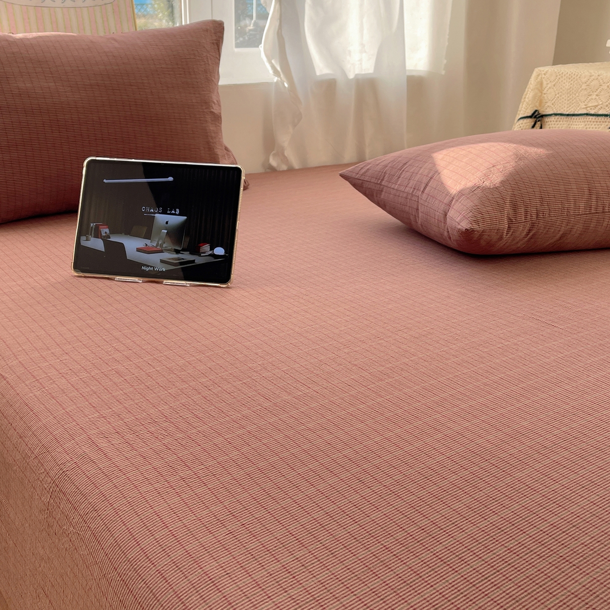 91家纺网 家纺一手货源 找家纺 六巷胡同 2026新款A类全棉纯棉水洗棉色织格子单品床单 床单单件 逐风-红格