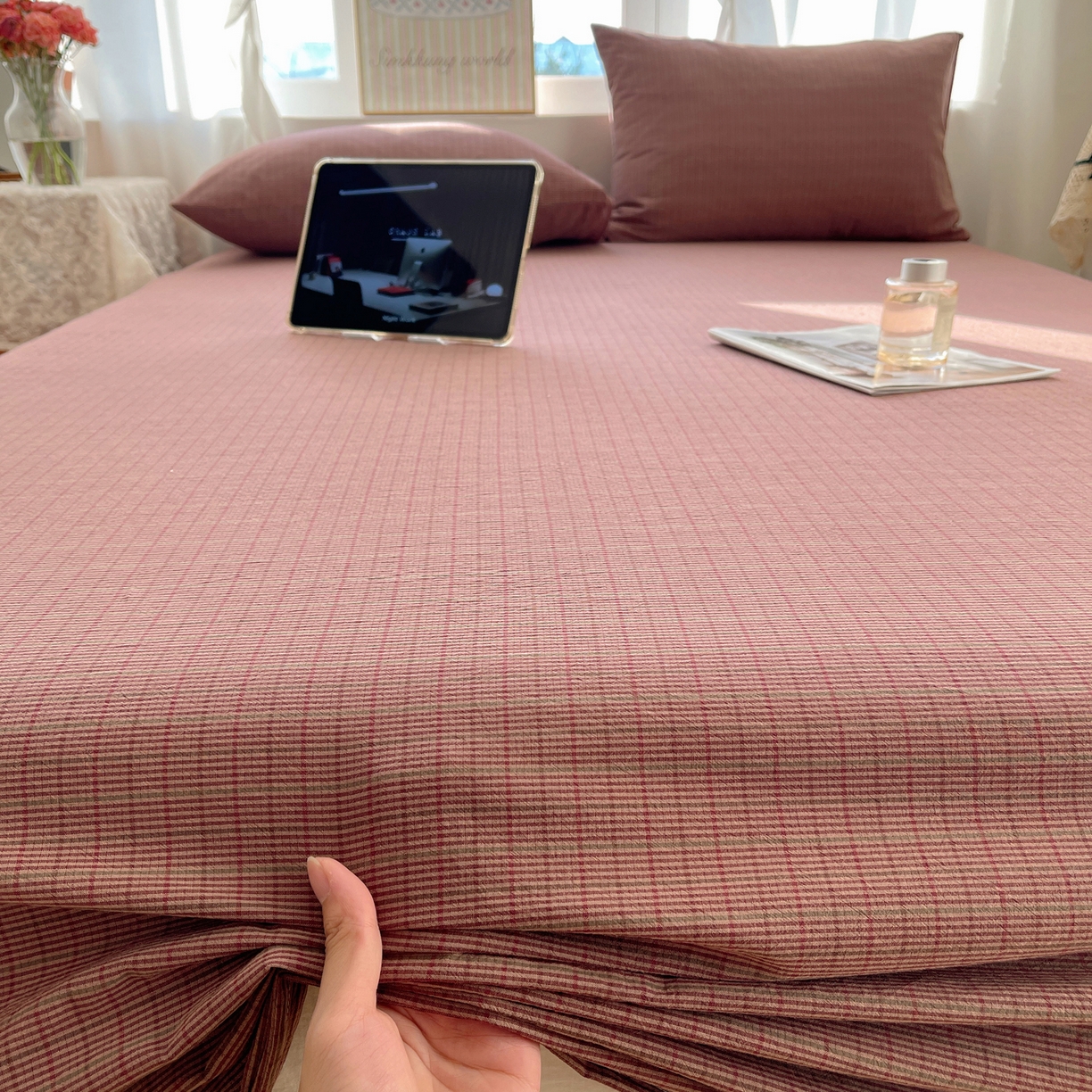 91家纺网 家纺一手货源 找家纺 六巷胡同 2026新款A类全棉纯棉水洗棉色织格子单品床单 床单单件 逐风-红格