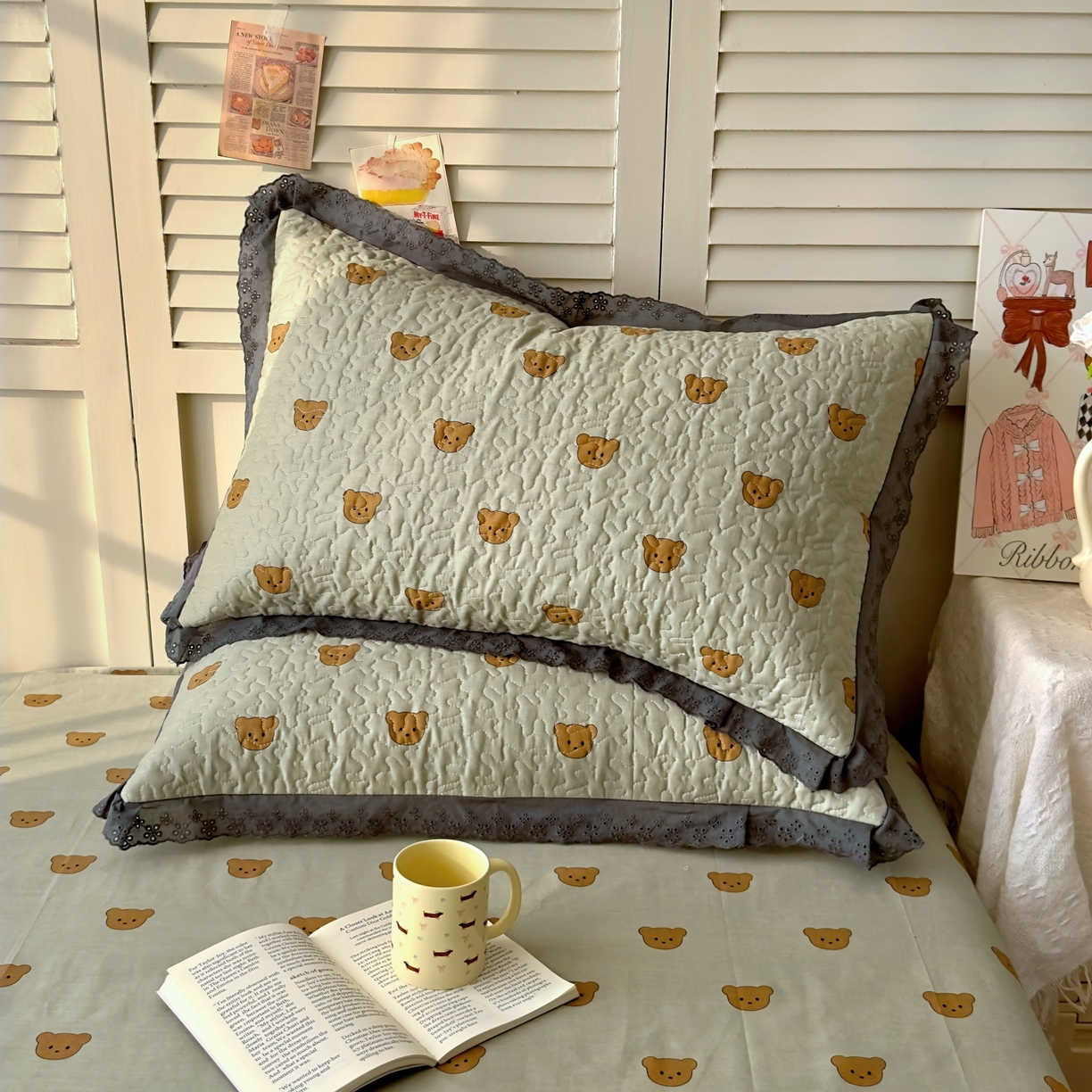 91家纺网 家纺一手货源 找家纺 百寐 2026吸汗防油全棉三层夹棉花边信封加大50*80枕套48*74/40*60枕芯 夹棉-饼干熊