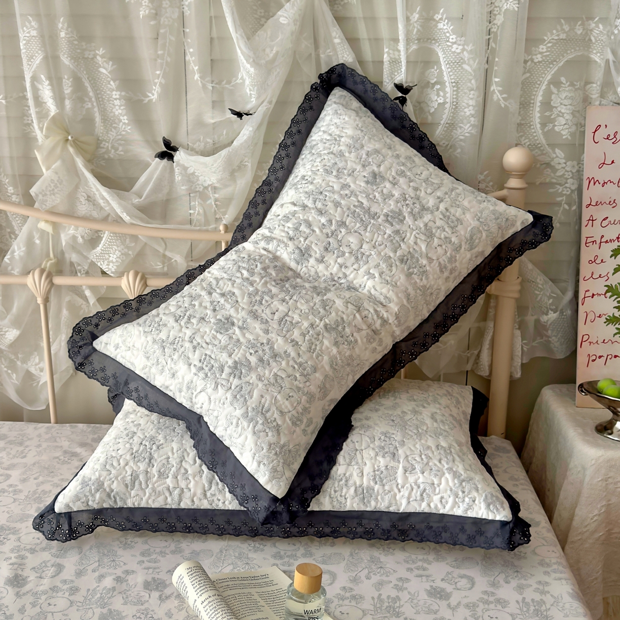 91家纺网 家纺一手货源 找家纺 百寐 2026吸汗防油全棉三层夹棉花边信封加大50*80枕套48*74/40*60枕芯 夹棉-布朗熊