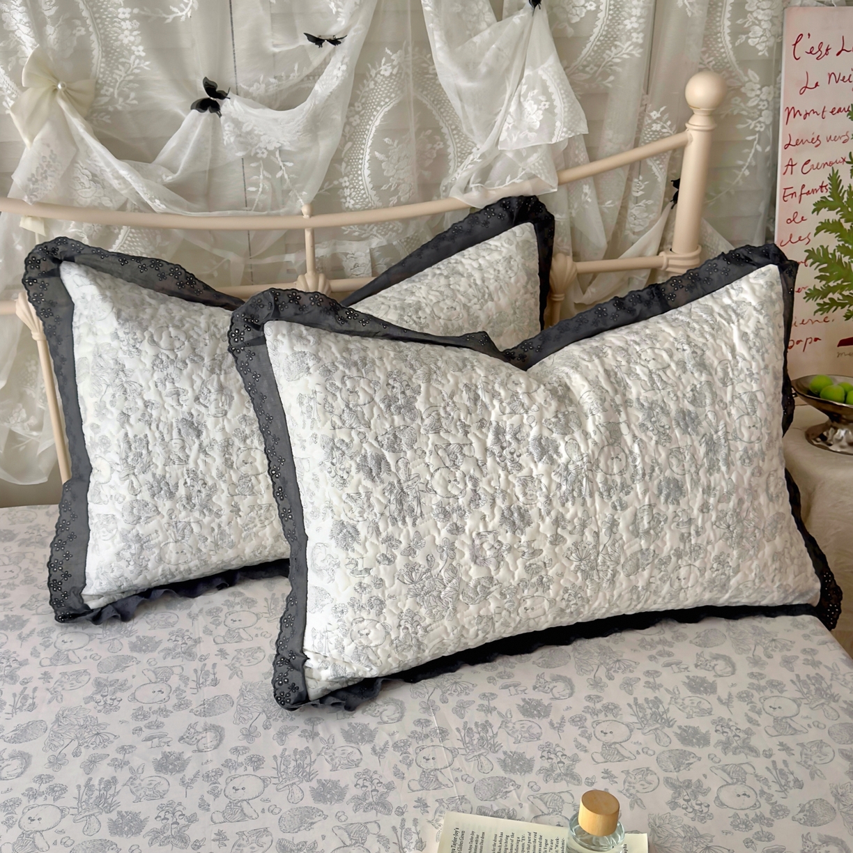 91家纺网 家纺一手货源 找家纺 百寐 2026吸汗防油全棉三层夹棉花边信封加大50*80枕套48*74/40*60枕芯 夹棉-布朗熊