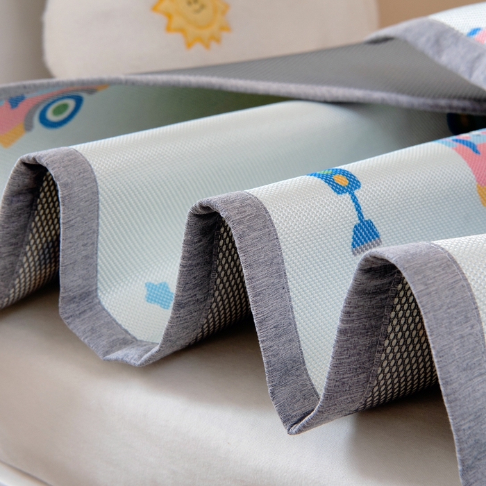 91家纺网 家纺一手货源 找家纺 鱼宝2026新款儿童冰藤席冰丝凉席软席 超级警车