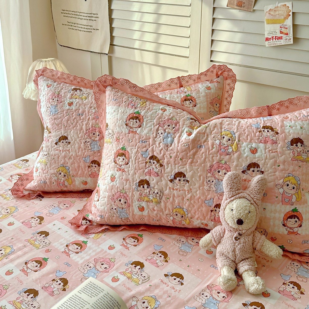 91家纺网 家纺一手货源 找家纺 百寐 2026吸汗防油全棉三层夹棉花边信封加大50*80枕套48*74/40*60枕芯 夹棉-草莓女孩