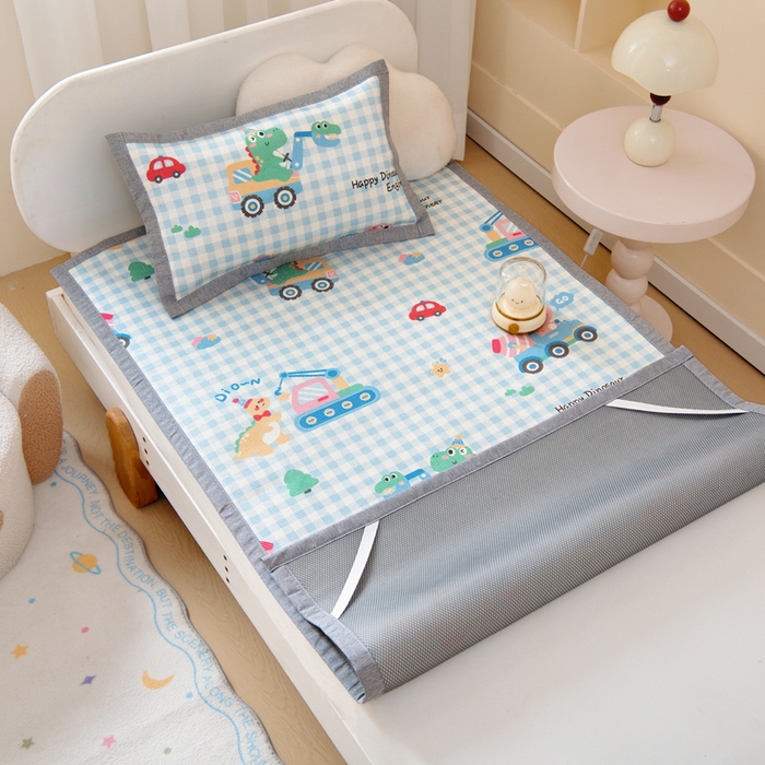 91家纺网 家纺一手货源 找家纺 鱼宝2026新款儿童冰藤席冰丝凉席软席 恐龙车队