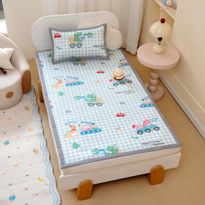 91家纺网 家纺一手货源 找家纺 鱼宝2026新款儿童冰藤席冰丝凉席软席 恐龙车队