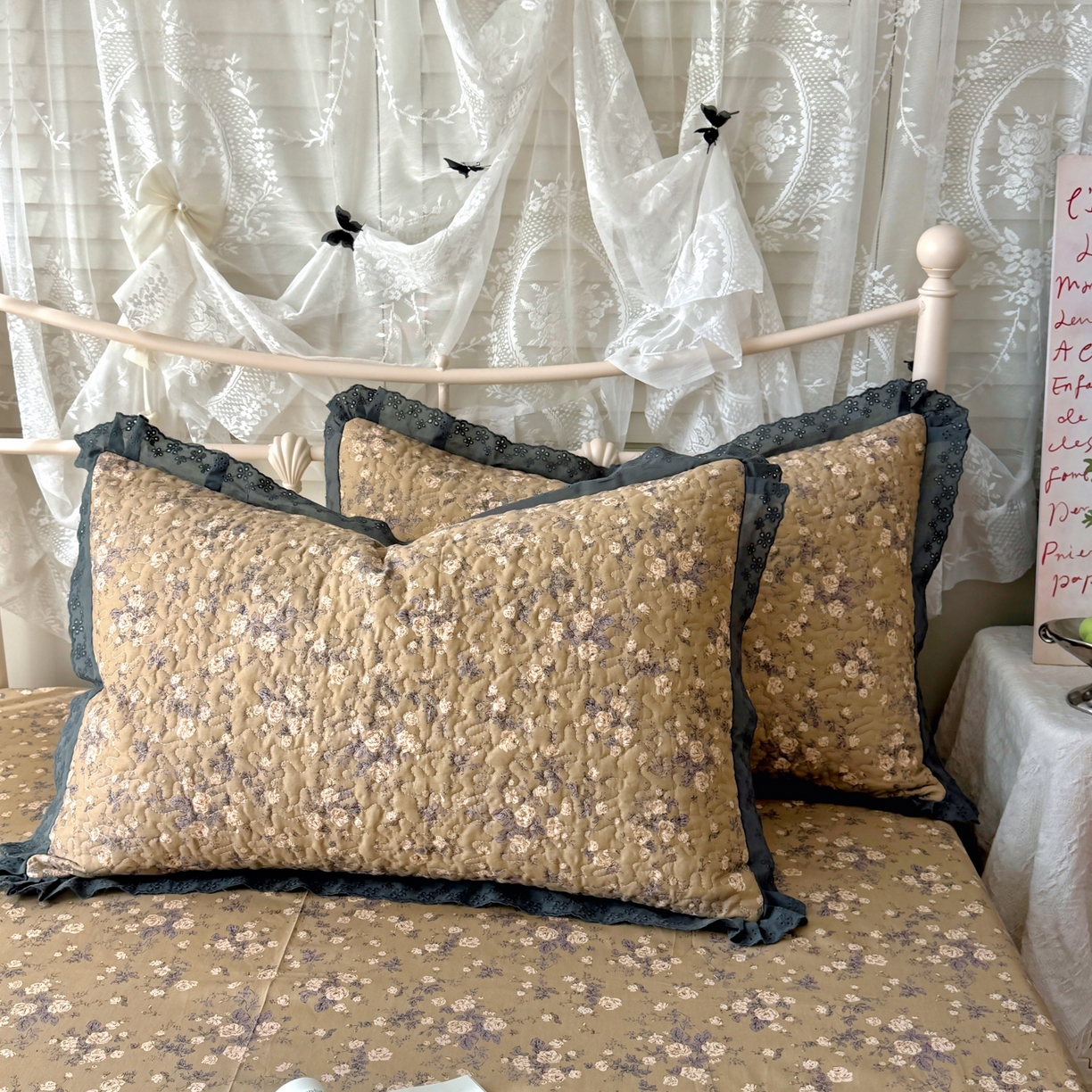 91家纺网 家纺一手货源 找家纺 百寐 2026吸汗防油全棉三层夹棉花边信封加大50*80枕套48*74/40*60枕芯 夹棉-朝花夕拾