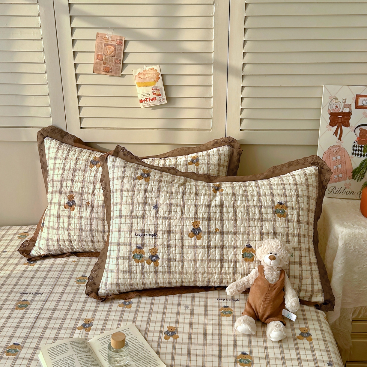 91家纺网 家纺一手货源 找家纺 百寐 2026吸汗防油全棉三层夹棉花边信封加大50*80枕套48*74/40*60枕芯 夹棉-格子熊