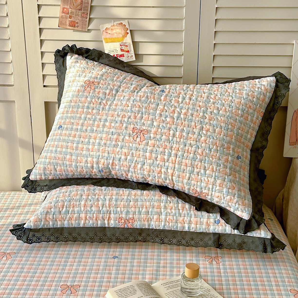 91家纺网 家纺一手货源 找家纺 百寐 2026吸汗防油全棉三层夹棉花边信封加大50*80枕套48*74/40*60枕芯 夹棉-蝴蝶结