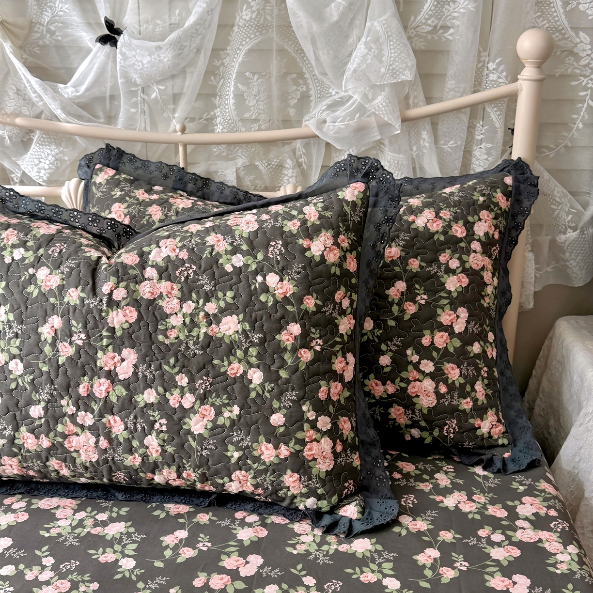 91家纺网 家纺一手货源 找家纺 百寐 2026吸汗防油全棉三层夹棉花边信封加大50*80枕套48*74/40*60枕芯 夹棉-墨池玫瑰