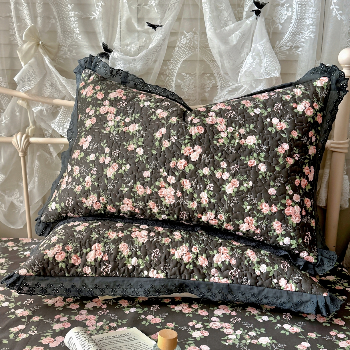 91家纺网 家纺一手货源 找家纺 百寐 2026吸汗防油全棉三层夹棉花边信封加大50*80枕套48*74/40*60枕芯 夹棉-墨池玫瑰