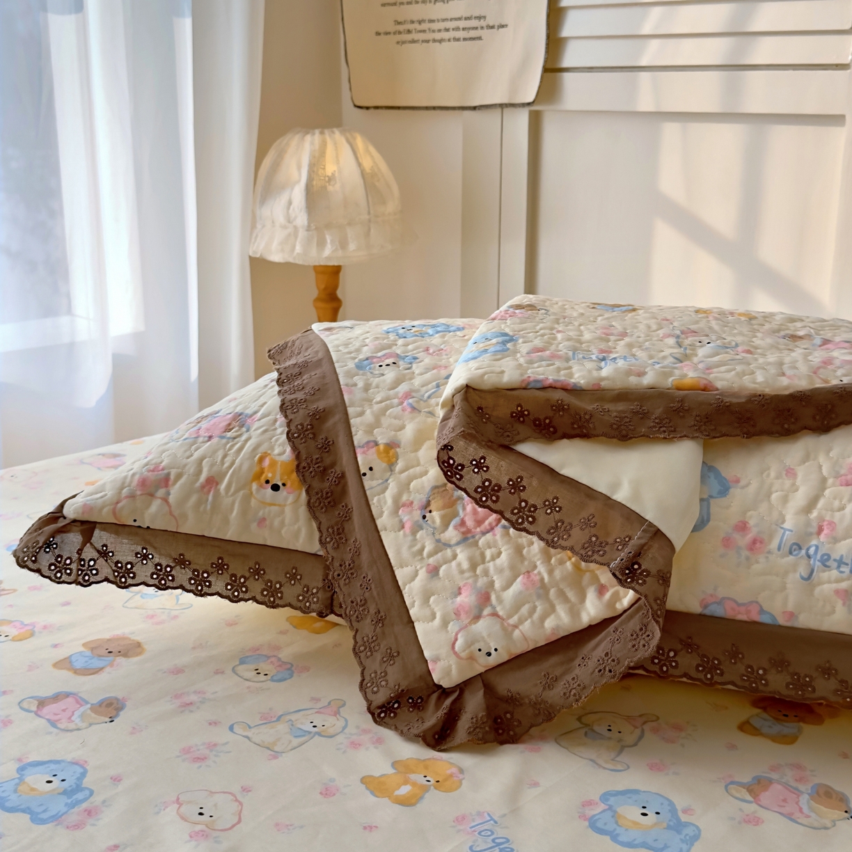 91家纺网 家纺一手货源 找家纺 百寐 2026吸汗防油全棉三层夹棉花边信封加大50*80枕套48*74/40*60枕芯 夹棉-泡芙狗