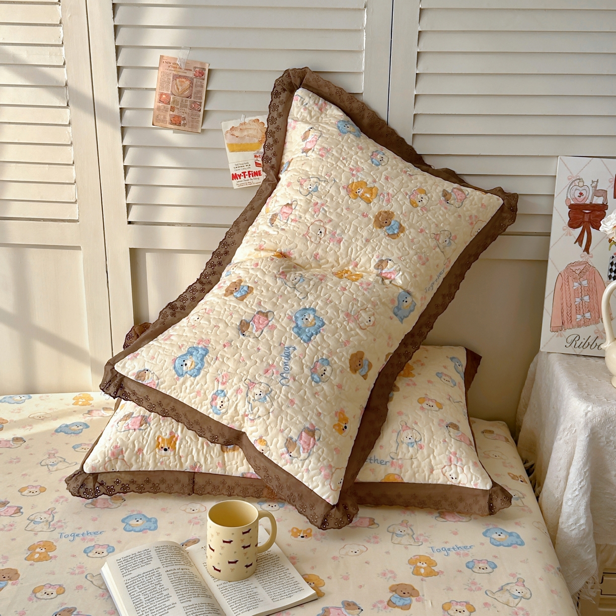 91家纺网 家纺一手货源 找家纺 百寐 2026吸汗防油全棉三层夹棉花边信封加大50*80枕套48*74/40*60枕芯 夹棉-泡芙狗