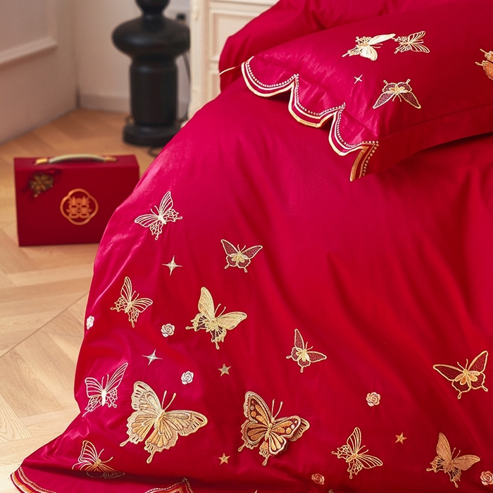 91家纺网 家纺一手货源 找家纺 甜咪咪婚庆 2026春夏新款全棉纯棉绣花结婚婚庆四件套多件套床单床盖款 翩翩起舞