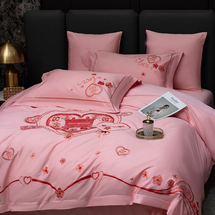 91家纺网 家纺一手货源 找家纺 甜咪咪婚庆 2026春夏新款全棉纯棉绣花结婚婚庆四件套多件套床单床盖款 欢天喜地玉