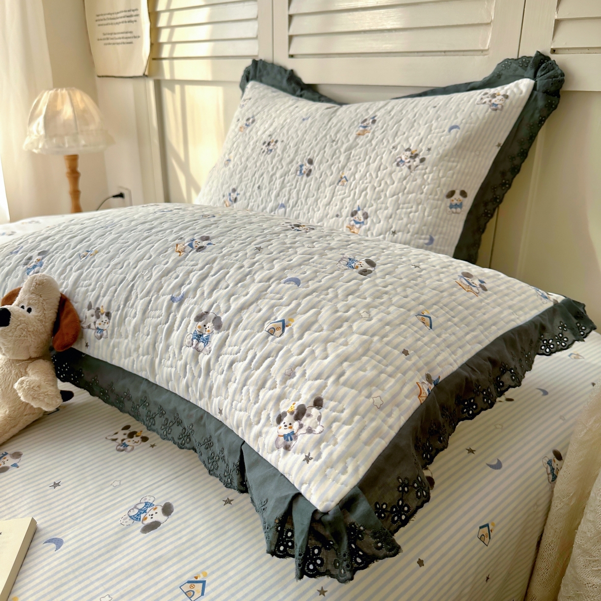 91家纺网 家纺一手货源 找家纺 百寐 2026吸汗防油全棉三层夹棉花边信封加大50*80枕套48*74/40*60枕芯 夹棉-月亮狗