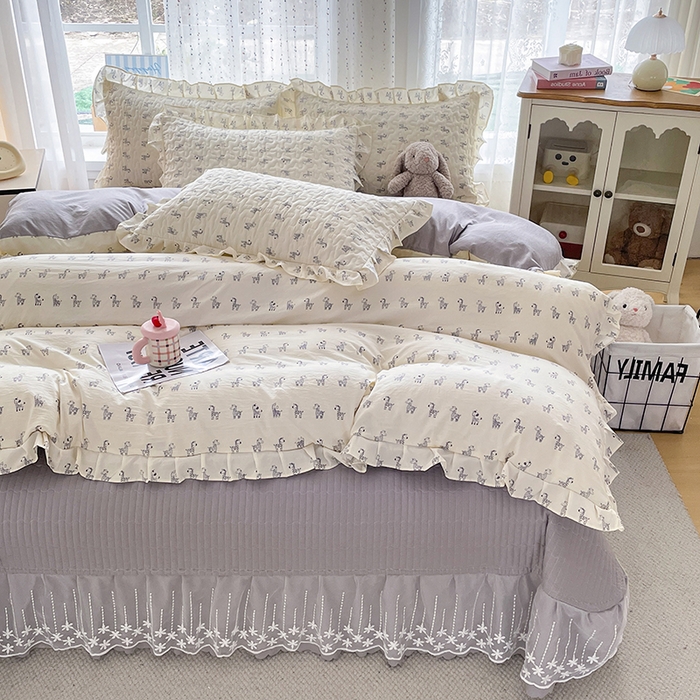 91家纺网 家纺一手货源 找家纺 艺慕家纺 2026新款直播热款古法仿棉AB版水洗棉印花双层蕾丝花边床盖四件套 AB版-斑马乐园