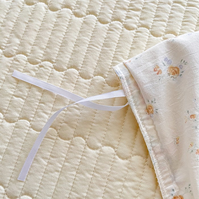 91家纺网 家纺一手货源 找家纺 艺慕家纺 2026新款直播热款古法仿棉AB版水洗棉印花双层蕾丝花边床盖四件套 AB版-春日花语