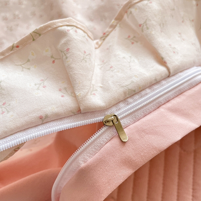 91家纺网 家纺一手货源 找家纺 艺慕家纺 2026新款直播热款古法仿棉AB版水洗棉印花双层蕾丝花边床盖四件套 AB版-粉黛庄园