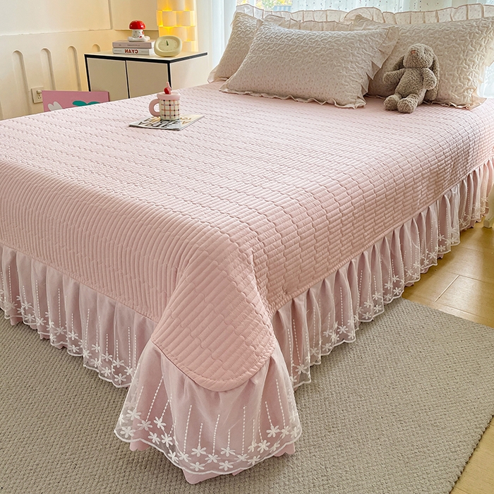 91家纺网 家纺一手货源 找家纺 艺慕家纺 2026新款直播热款古法仿棉AB版水洗棉印花双层蕾丝花边床盖四件套 AB版-粉黛庄园