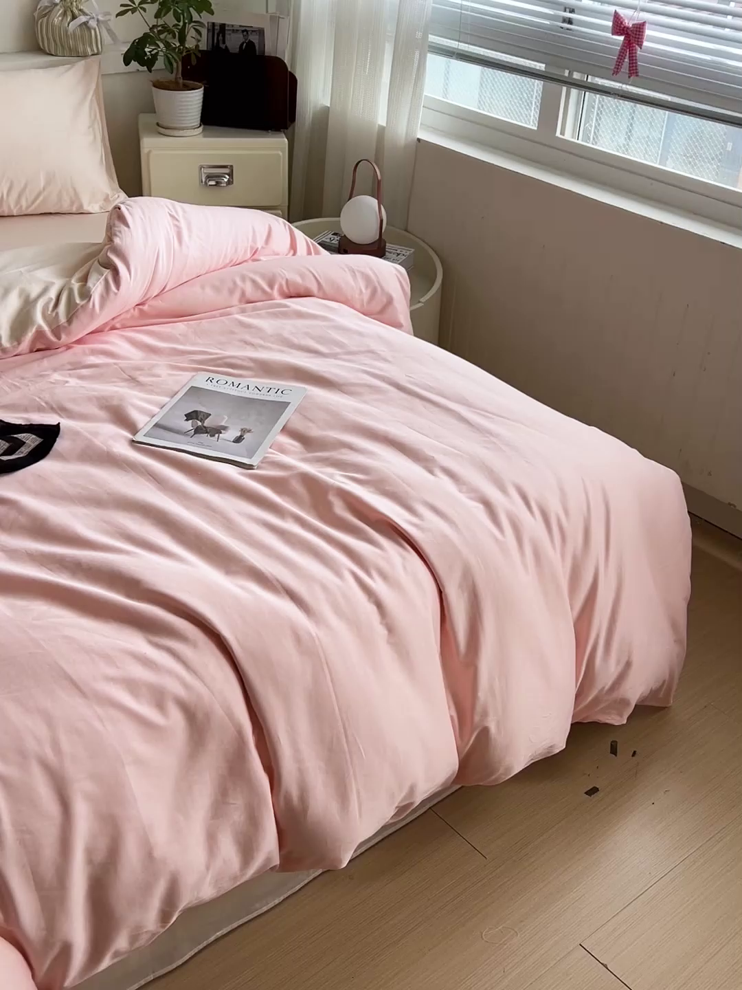 91家纺网 家纺一手货源 找家纺 耀悦家纺 2026春夏新款60支纯棉四件套长绒棉全棉纯棉四件套床单被套枕套 少女粉+灵动白桃