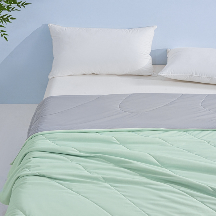 91家纺网 家纺一手货源 找家纺 库里梦家纺 2026春夏新款网红直播爆款A类锦氨深海水藻凉感被夏凉被空调被 水波绿-灰