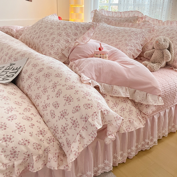 91家纺网 家纺一手货源 找家纺 艺慕家纺 2026新款直播热款古法仿棉AB版水洗棉印花双层蕾丝花边床盖四件套 AB版-粉色樱花
