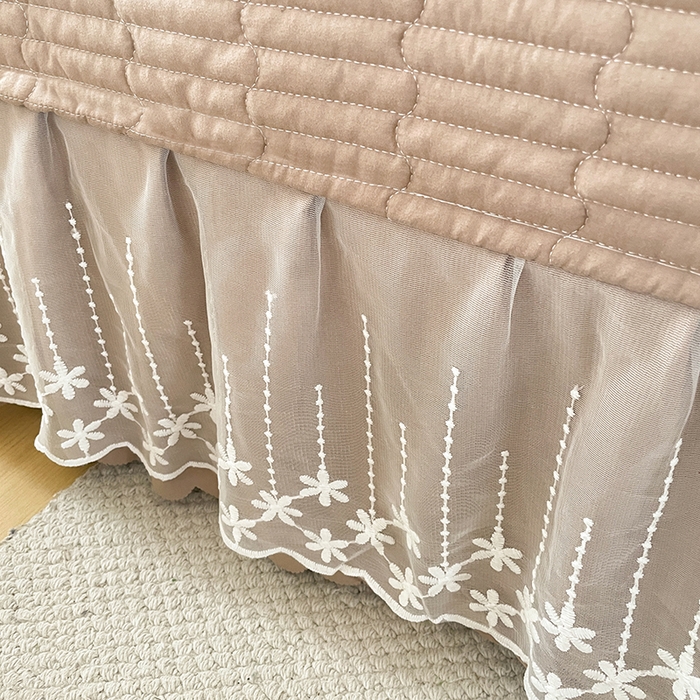 91家纺网 家纺一手货源 找家纺 艺慕家纺 2026新款直播热款古法仿棉AB版水洗棉印花双层蕾丝花边床盖四件套 AB版-咖色蝴蝶结