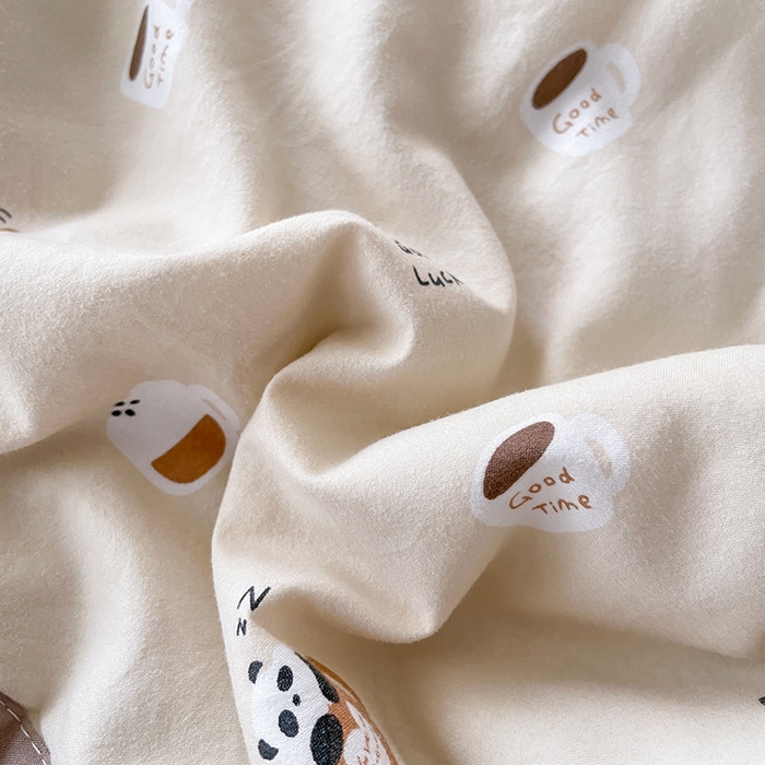 91家纺网 家纺一手货源 找家纺 艺慕家纺 2026新款直播热款古法仿棉AB版水洗棉印花双层蕾丝花边床盖四件套 AB版-可爱熊仔