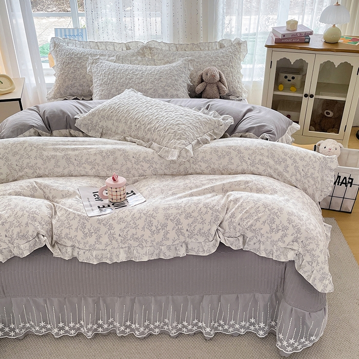 91家纺网 家纺一手货源 找家纺 艺慕家纺 2026新款直播热款古法仿棉AB版水洗棉印花双层蕾丝花边床盖四件套 AB版-素影