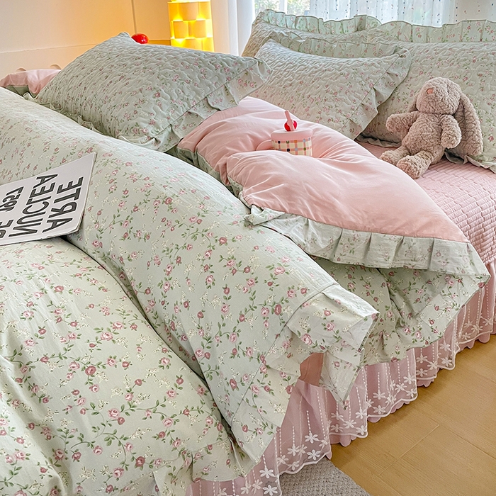 91家纺网 家纺一手货源 找家纺 艺慕家纺 2026新款直播热款古法仿棉AB版水洗棉印花双层蕾丝花边床盖四件套 AB版-雾紫花蔓