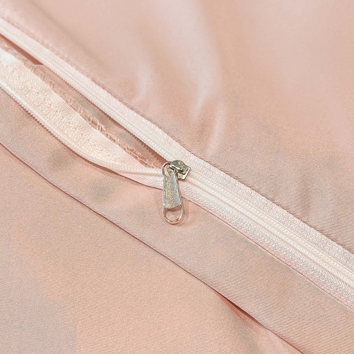 91家纺网 家纺一手货源 找家纺 金阳光家纺 2026新款A类简奢款水洗真丝天丝亮丝提花四件套 花语-粉