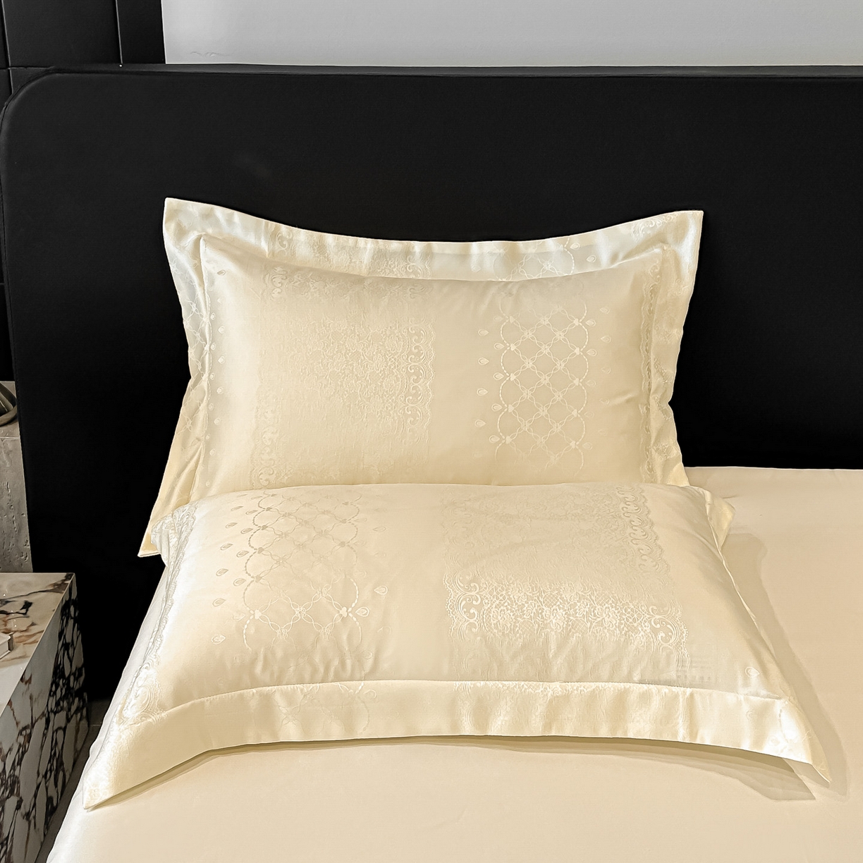 91家纺网 家纺一手货源 找家纺 金阳光家纺 2026新款A类简奢款水洗真丝天丝亮丝提花四件套 浮生若梦-米白