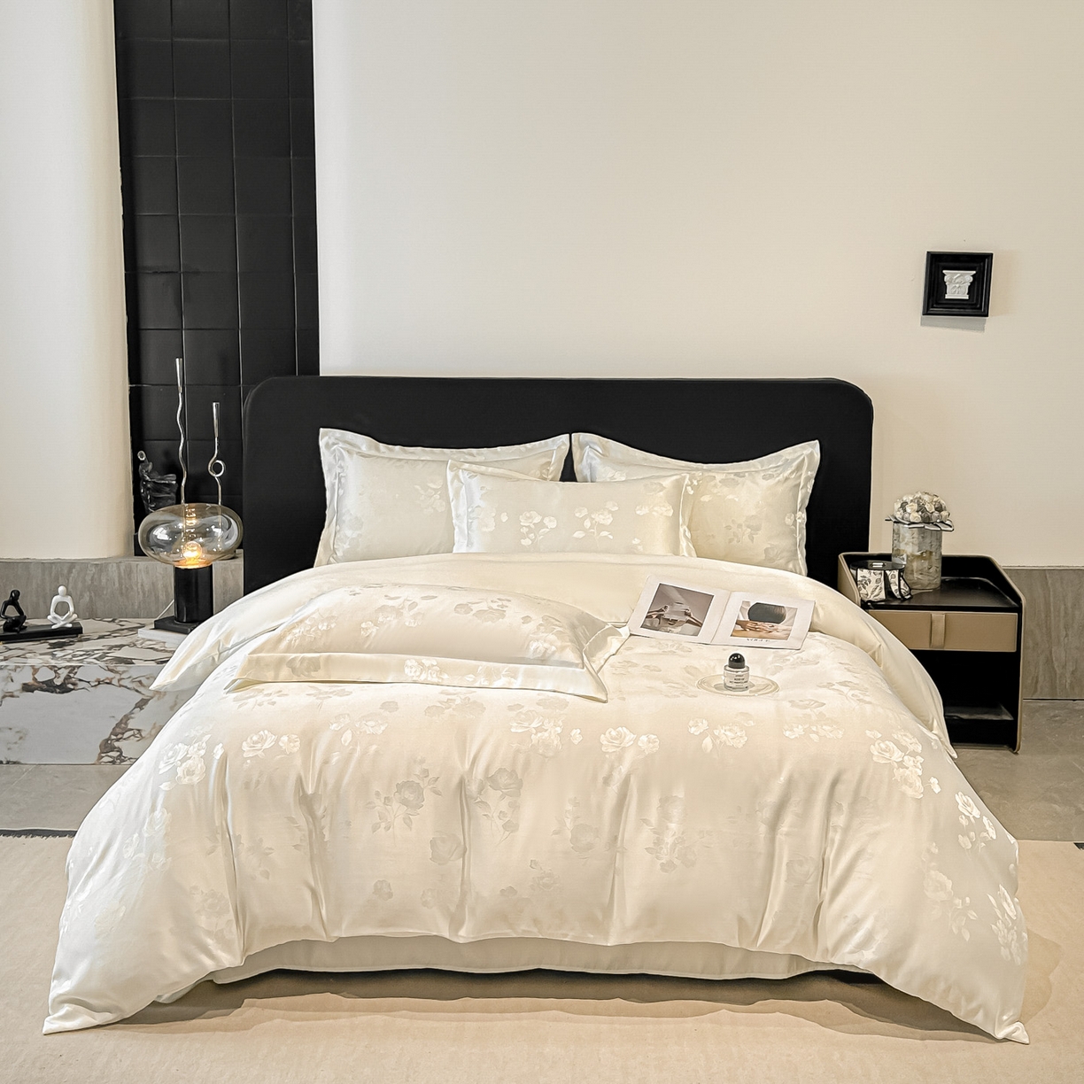 91家纺网 家纺一手货源 找家纺 金阳光家纺 2026新款A类简奢款水洗真丝天丝亮丝提花四件套 花语-白