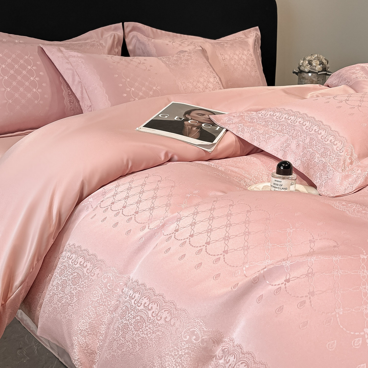 91家纺网 家纺一手货源 找家纺 金阳光家纺 2026新款A类简奢款水洗真丝天丝亮丝提花四件套 浮生若梦-豆沙