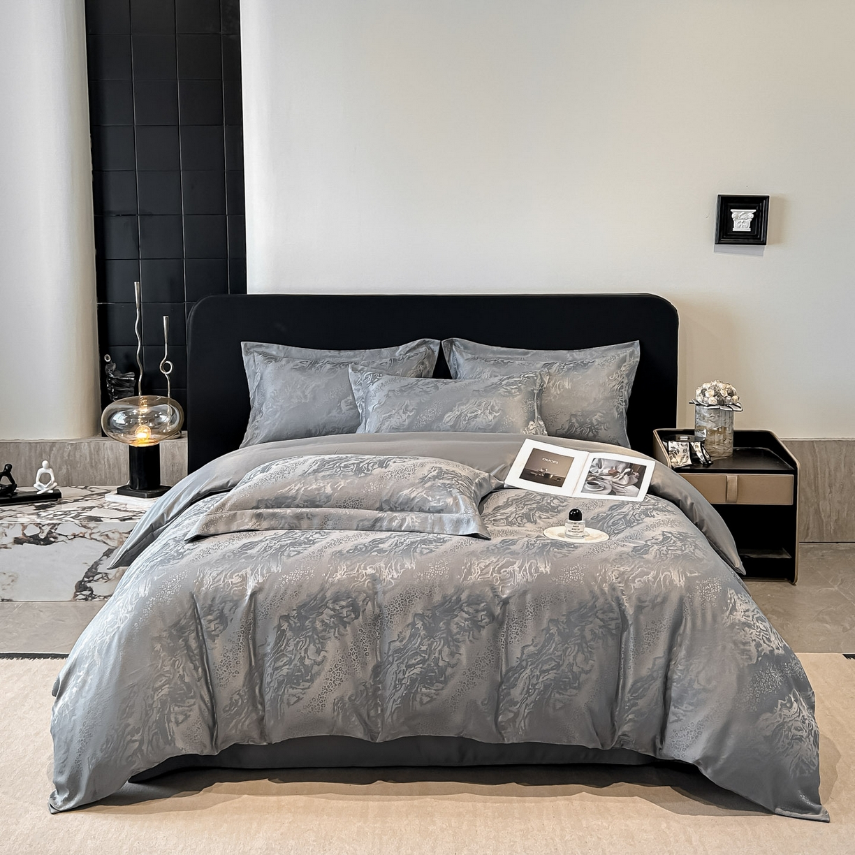 91家纺网 家纺一手货源 找家纺 金阳光家纺 2026新款A类简奢款水洗真丝天丝亮丝提花四件套 梵希-灰