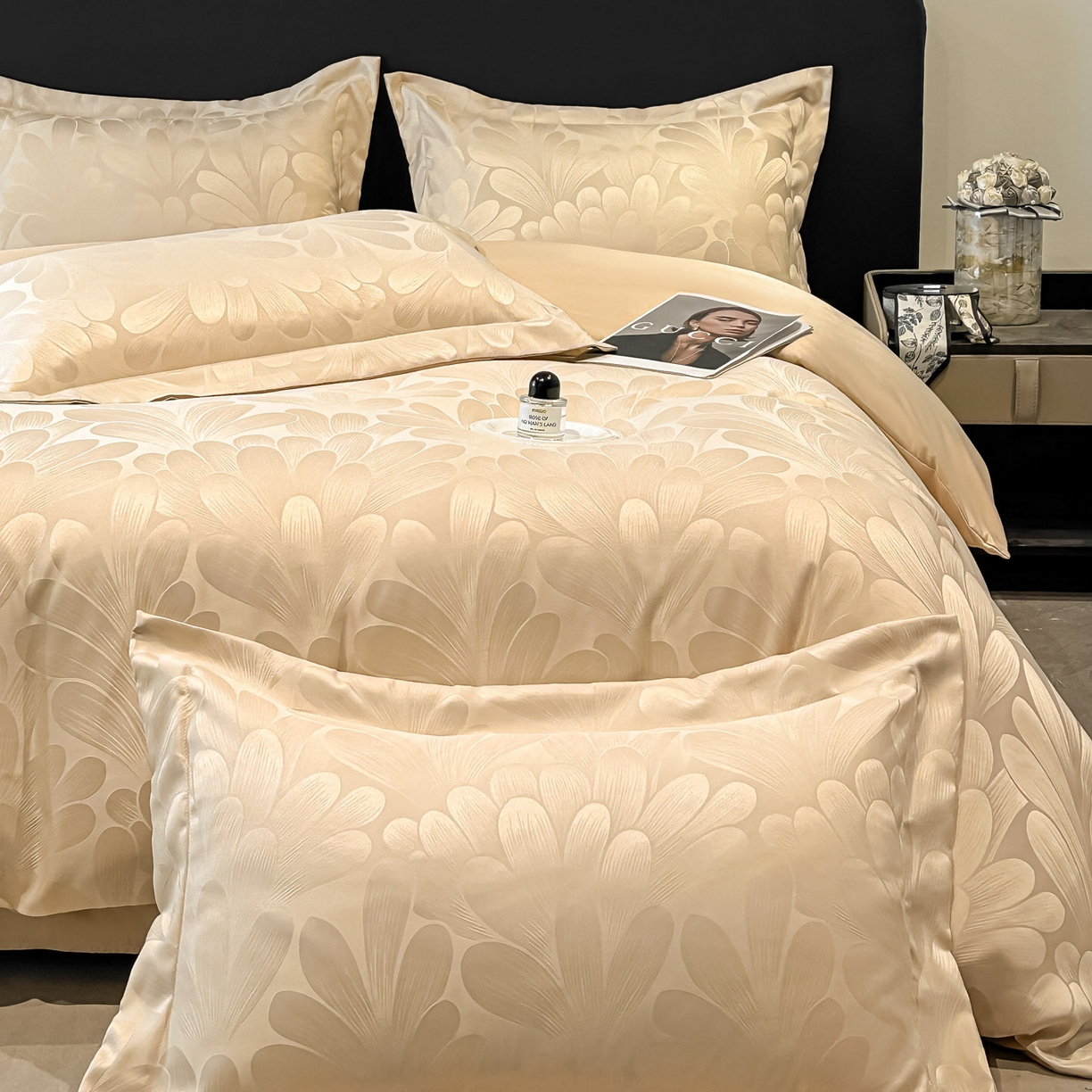 91家纺网 家纺一手货源 找家纺 金阳光家纺 2026新款A类简奢款水洗真丝天丝亮丝提花四件套 一叶深情-香槟