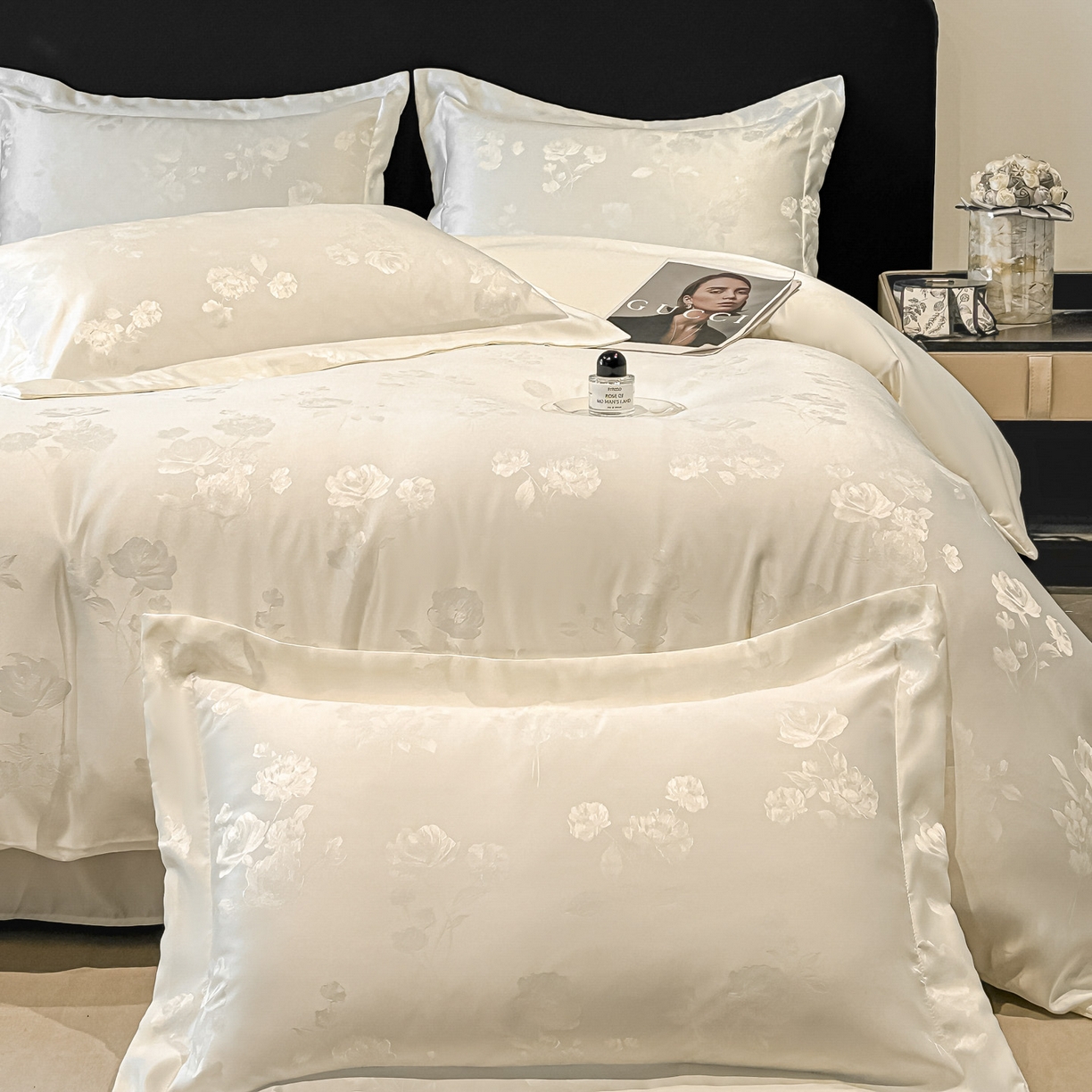 91家纺网 家纺一手货源 找家纺 金阳光家纺 2026新款A类简奢款水洗真丝天丝亮丝提花四件套 花语-白