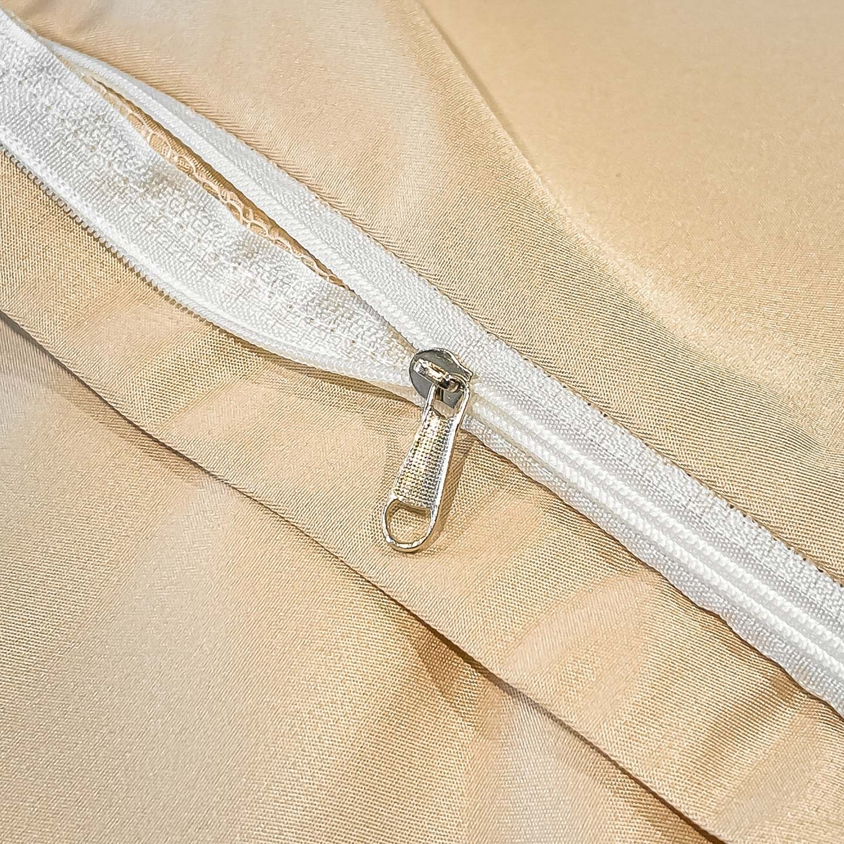 91家纺网 家纺一手货源 找家纺 金阳光家纺 2026新款A类简奢款水洗真丝天丝亮丝提花四件套 浮生若梦-香槟