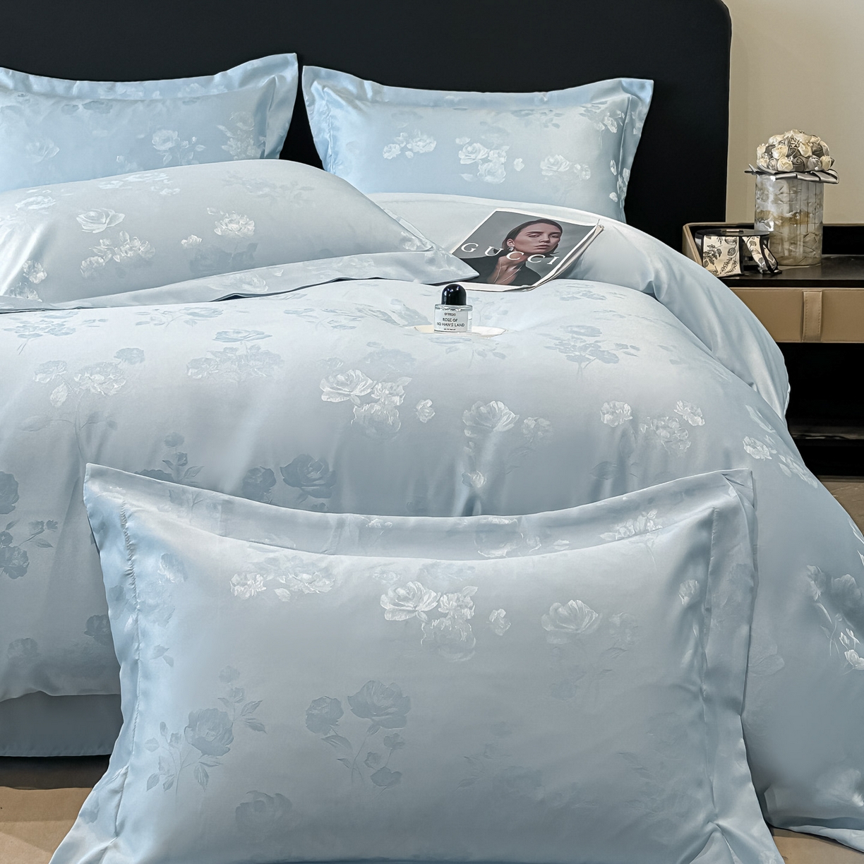 91家纺网 家纺一手货源 找家纺 金阳光家纺 2026新款A类简奢款水洗真丝天丝亮丝提花四件套 花语-蓝