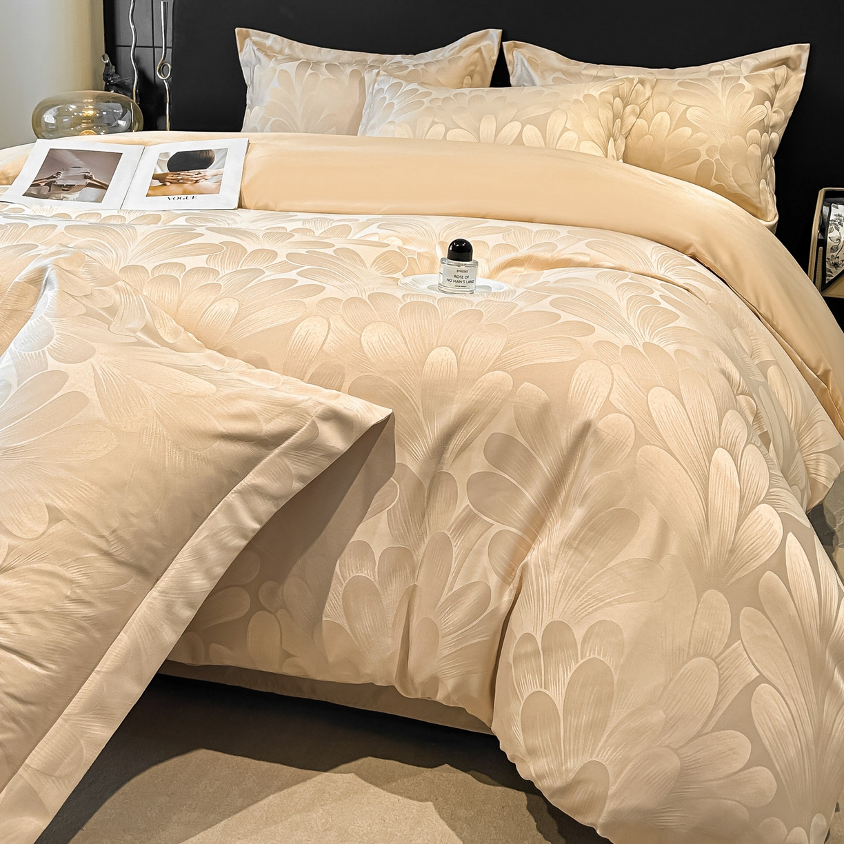 91家纺网 家纺一手货源 找家纺 金阳光家纺 2026新款A类简奢款水洗真丝天丝亮丝提花四件套 一叶深情-香槟