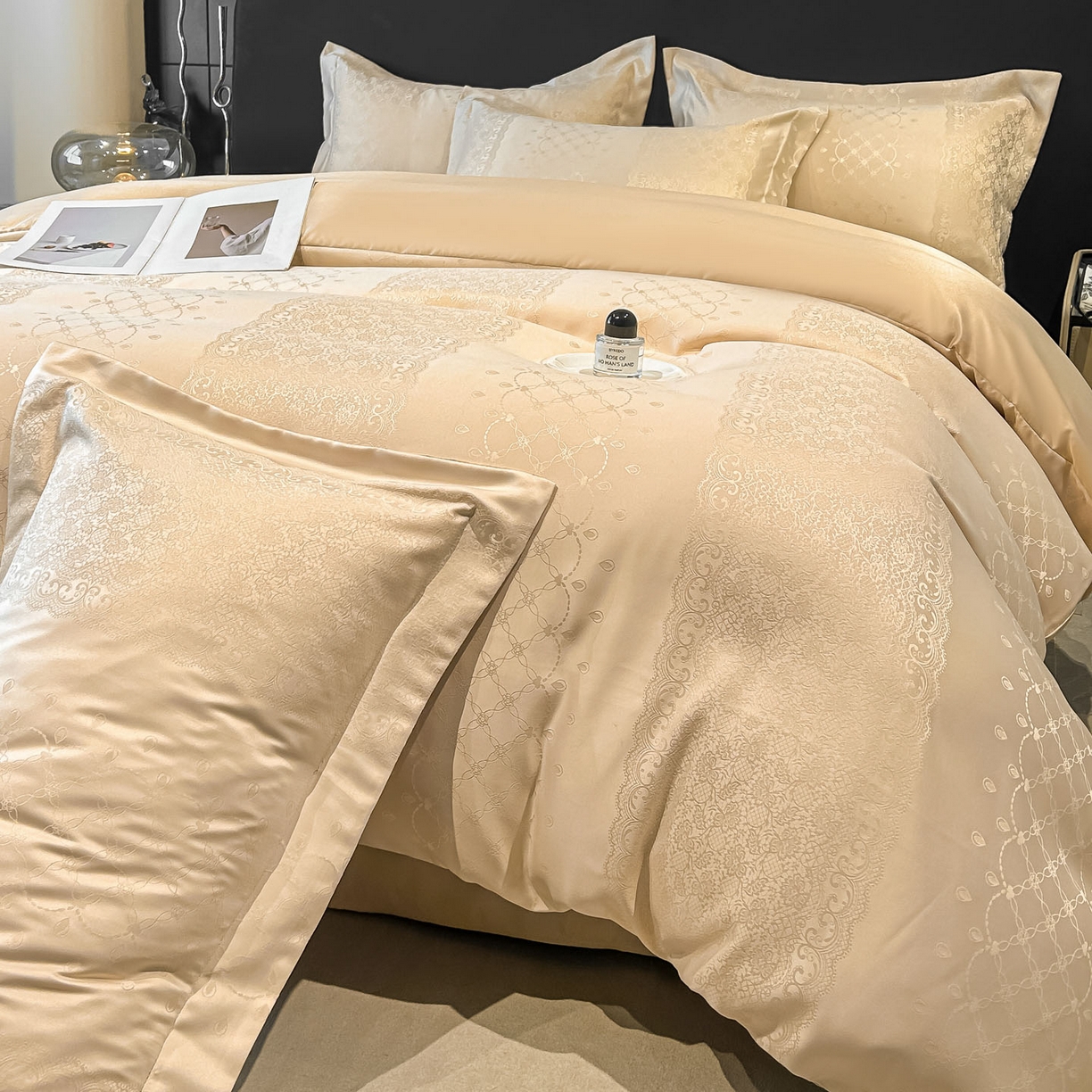 91家纺网 家纺一手货源 找家纺 金阳光家纺 2026新款A类简奢款水洗真丝天丝亮丝提花四件套 浮生若梦-香槟