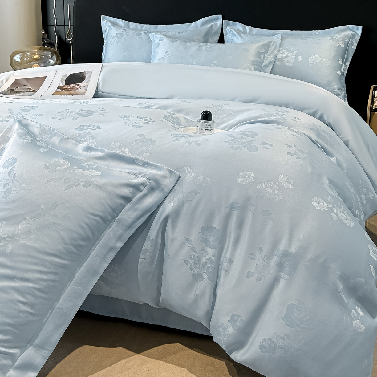 91家纺网 家纺一手货源 找家纺 金阳光家纺 2026新款A类简奢款水洗真丝天丝亮丝提花四件套 花语-蓝