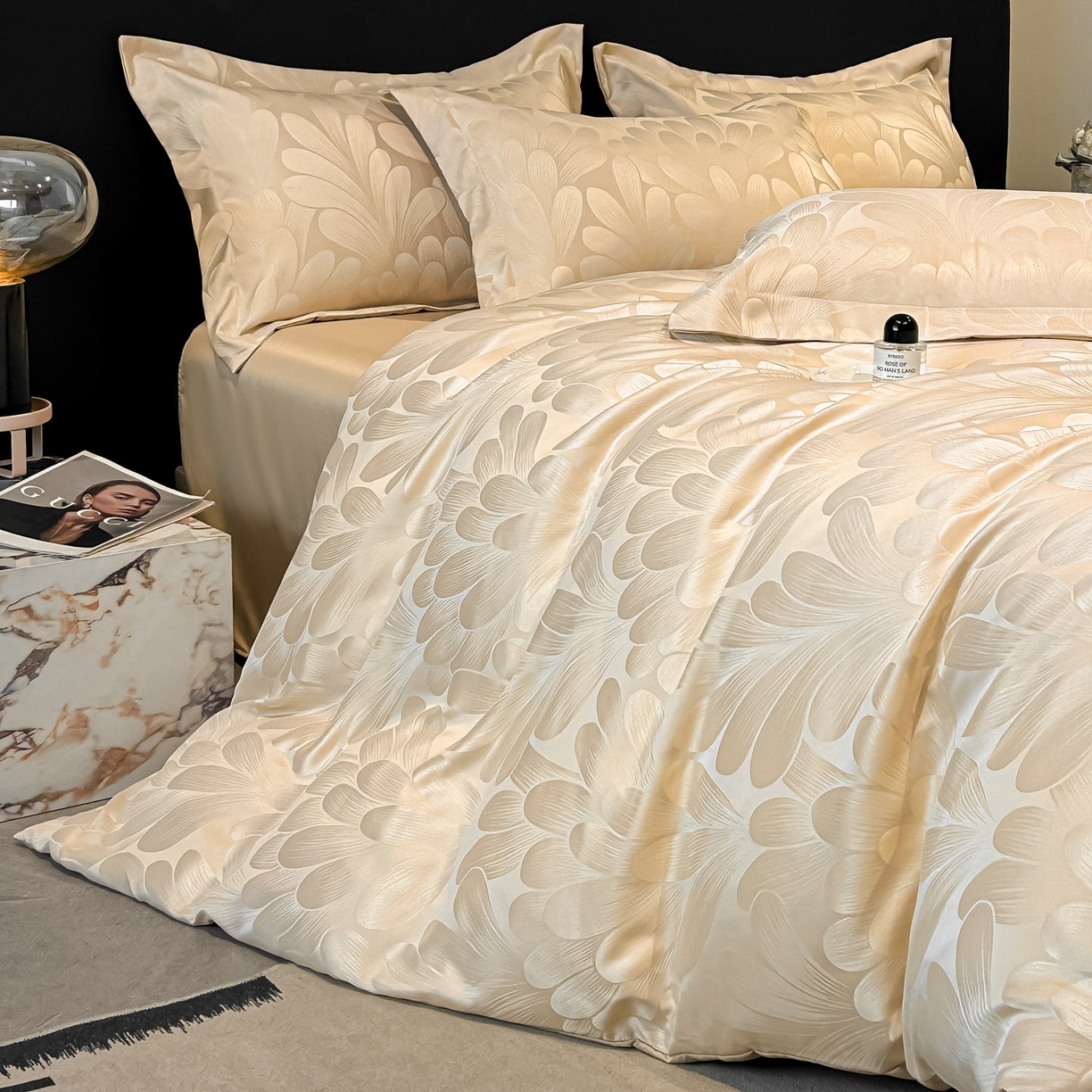 91家纺网 家纺一手货源 找家纺 金阳光家纺 2026新款A类简奢款水洗真丝天丝亮丝提花四件套 一叶深情-香槟