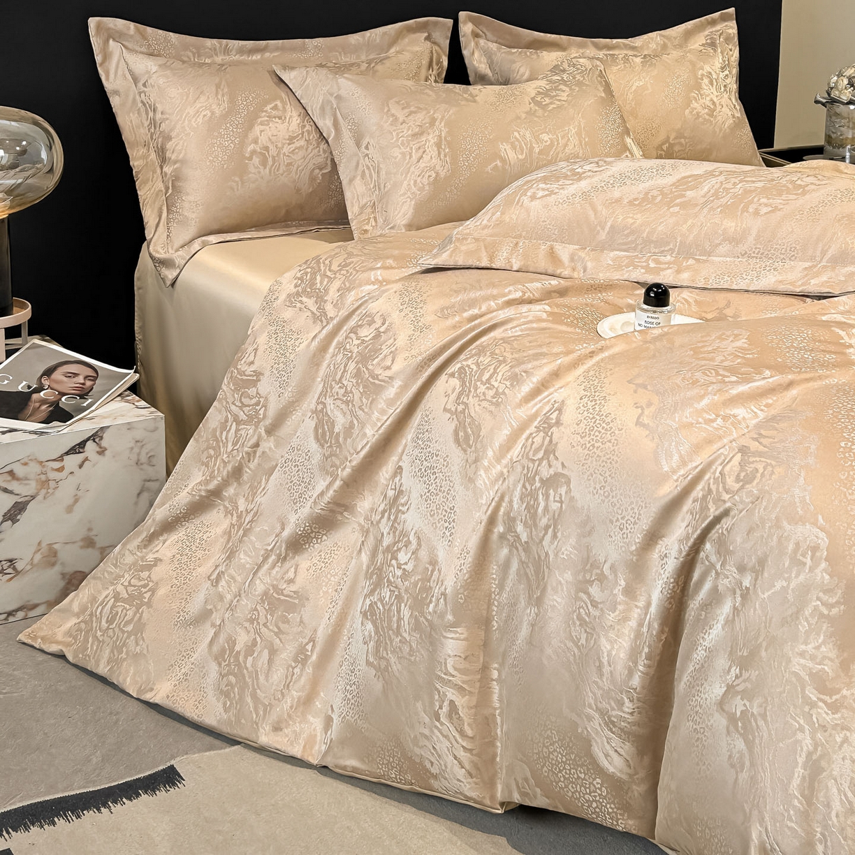 91家纺网 家纺一手货源 找家纺 金阳光家纺 2026新款A类简奢款水洗真丝天丝亮丝提花四件套 梵希-香槟