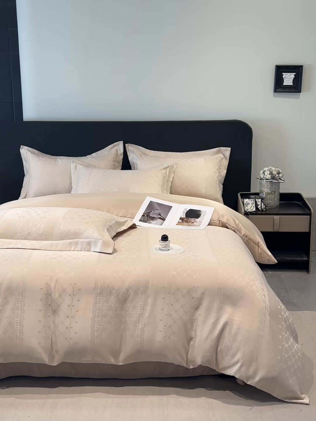 91家纺网 家纺一手货源 找家纺 金阳光家纺 2026新款A类简奢款水洗真丝天丝亮丝提花四件套 浮生若梦-香槟