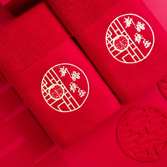 91家纺网 家纺一手货源 找家纺 （总）朴尔家纺-毛巾被 2026新款全棉纯棉红色系喜庆婚庆伴手礼新婚回礼绣花毛巾-场景一